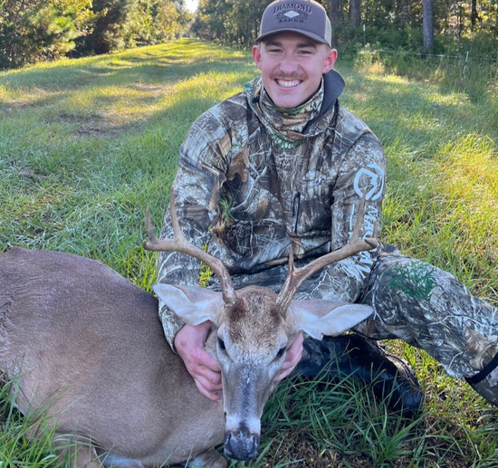 Deer Hunt - Test your skills with bow and rifle in one of our strategi ...